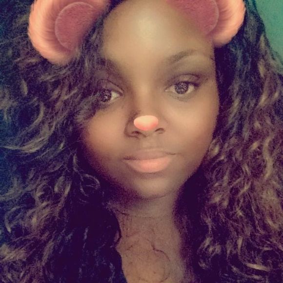 Meet your Posher, Tabitha - Picture 1 of 1